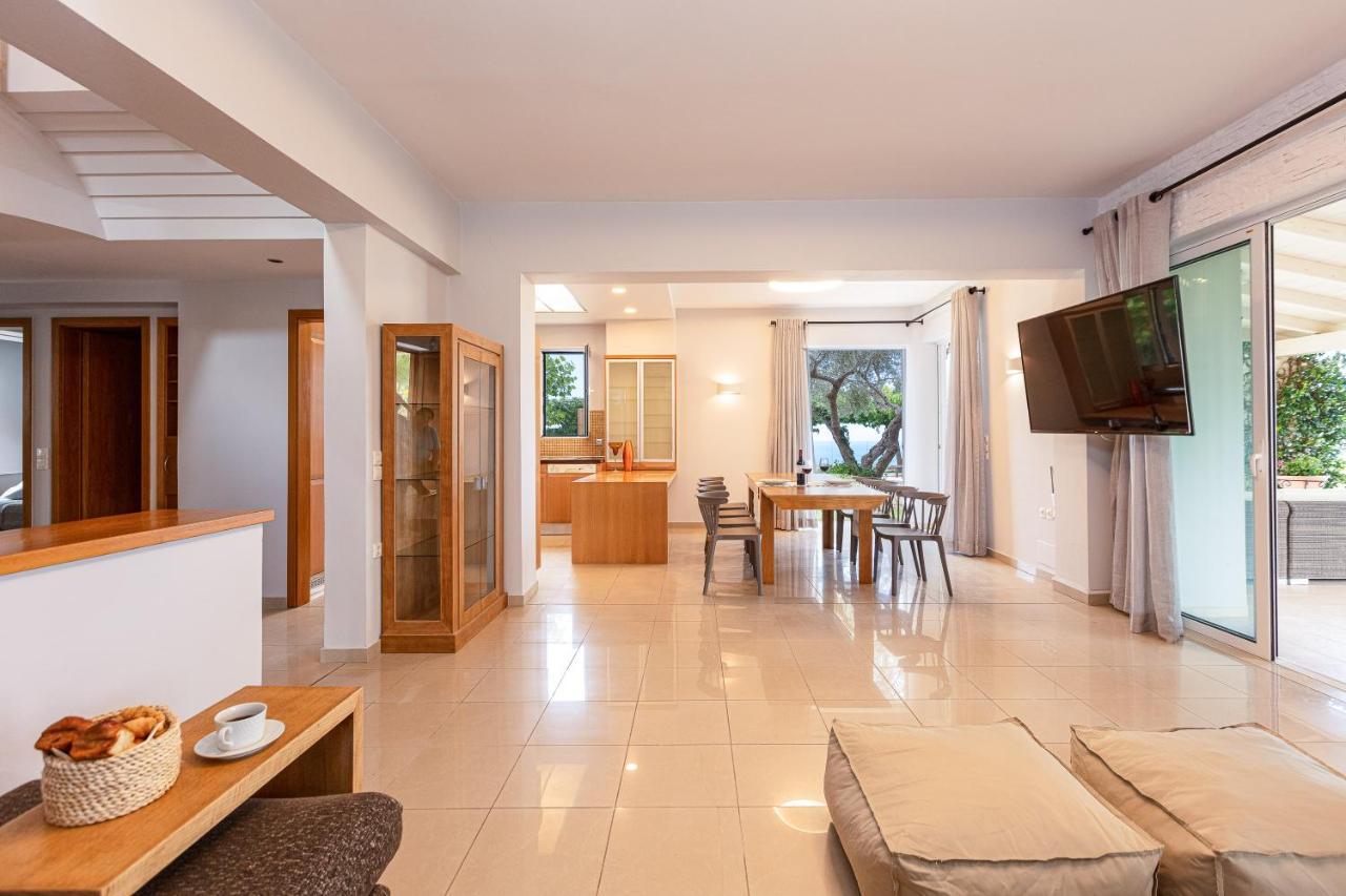 Thetree Villa, With Heated Pool & Spa Whirlpool Γάλλος Εξωτερικό φωτογραφία
