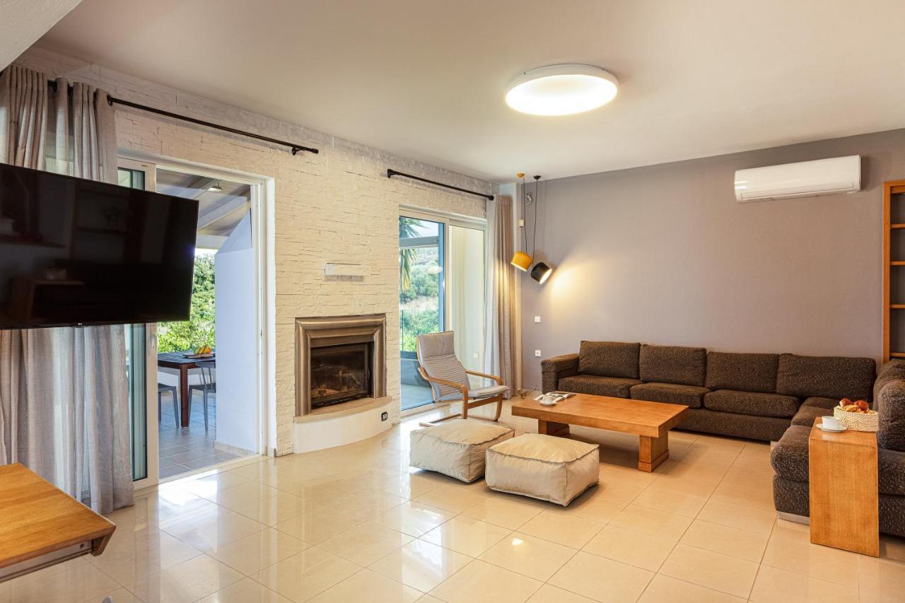 Thetree Villa, With Heated Pool & Spa Whirlpool Γάλλος Εξωτερικό φωτογραφία